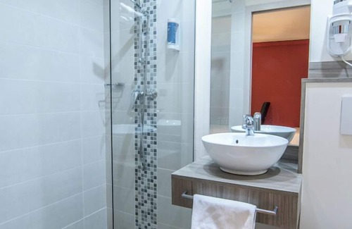 Foix Hotel | Brit Hotel Confort Foix