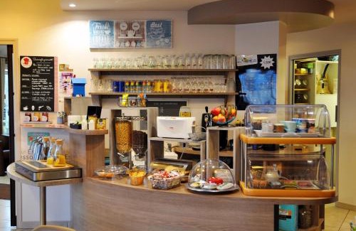 Saint-Andre-de-la-Marche Hotel | Brit Hotel Azur