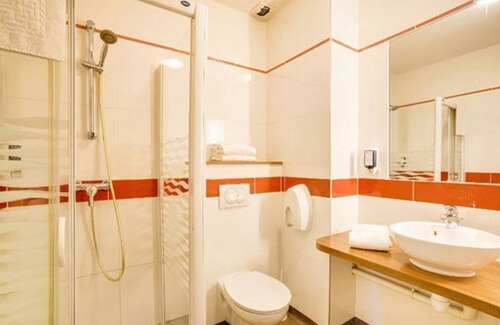 Lessay Hotel | Brit Hotel La Cote Des Havres