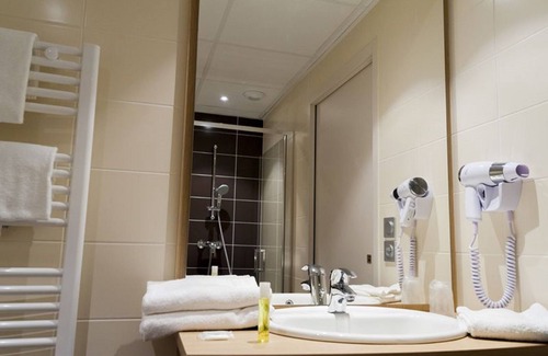 Macon Hotel | Brit Hotel Mâcon Centre Gare