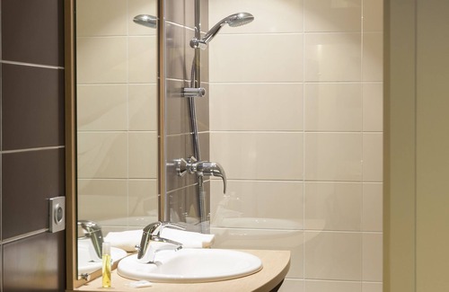 Macon Hotel | Brit Hotel Mâcon Centre Gare