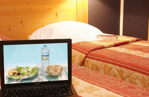 Fumel Hotel | Brit Hotel Vallee du Lot