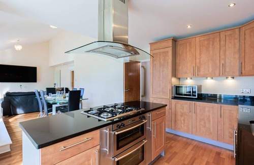 Newhaven Apartment | Britannia Penthouse