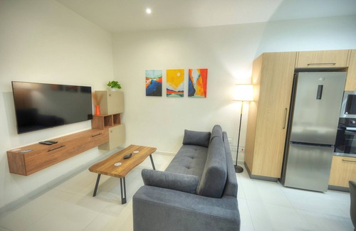 Floriana Apartment | Britannia Suites, charming 2 bedroom flat JCAS2