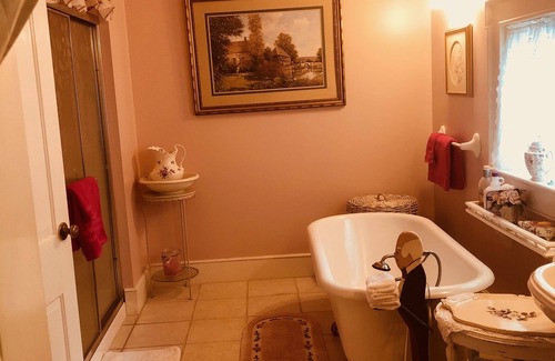 Princess Anne House | British Owned Victorian Home 3 bedrooms 3 private bathrooms kitchen dining room