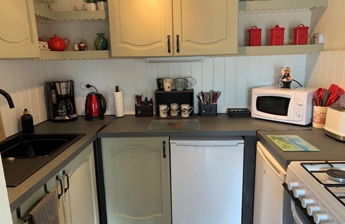 Plouguenast Cottage | Brittany Cottage Sleeps 4, Heated Pool, Free Wifi, Satellite TV, Pet Friendly