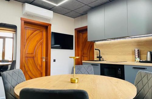 Teika Apartment | BRIVIBAS RESIDENCE - EAST/WEST, free PRIVAT parking, free WIFI, self check-in