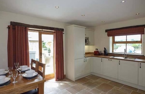 Cwmtirmynach Cottage | BRIWS, pet friendly, luxury holiday cottage, with hot tub in Llangwm