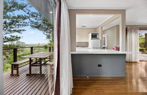 Burnt Pine Villa | Broad Leaf Villas