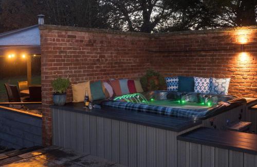 Clows Top House | Broad Meadows Farmhouse 12 Guests