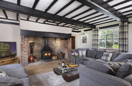 Clows Top House | Broad Meadows Farmhouse 12 Guests