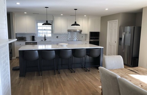 Charlottesville House | Broad Reach Secluded cottage with open living space, sunset deck, big yard