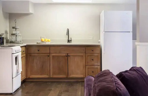 Nevada City Apartment | Broad Street Studio-LOCATION! walk to town