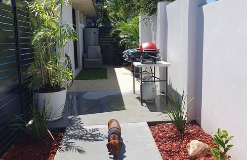 Broadbeach Waters Apartment | Broadbeach Tropical Gem with Lux features