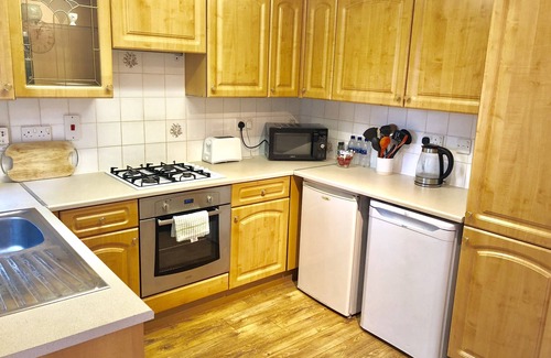 Taverham House | Broadgate House. Holiday or Short-term let 2 Bedrooms/4 beds