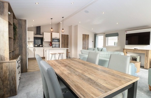 Hopton Cottage | Broadland Sands Lodge