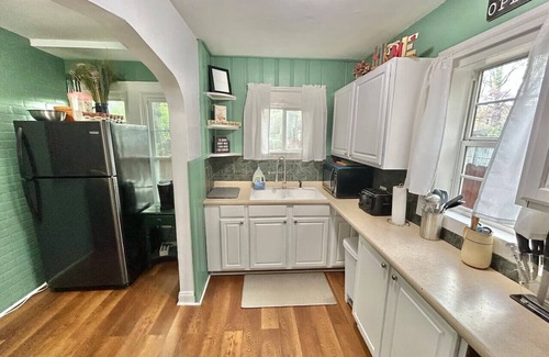 Meridian-Kessler House | ☆ Broadripple| Restaurants| Bars| Bonfire| Parking