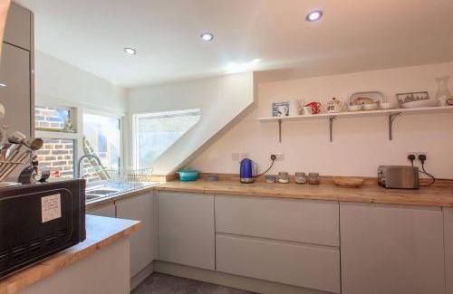 Broadstairs Hotel | Broadstairs Bakery Sleeps 2 Seaview Great Location