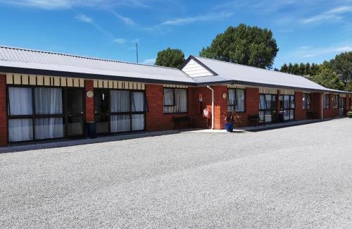 Cheviot Hotel | Broadview Motel