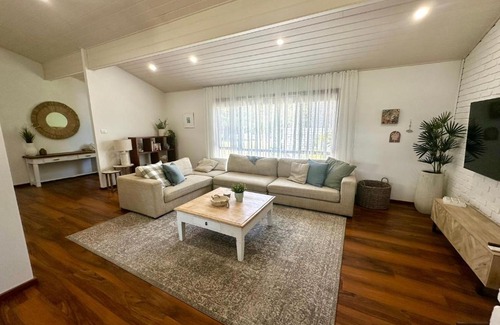 Broadwater House | Broadwater Break