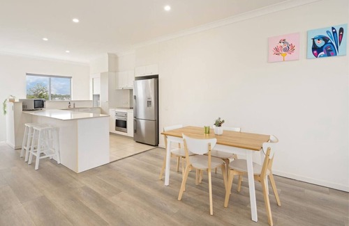 Runaway Bay Apartment | Broadwater Days Breezy Resort Living by the Bay