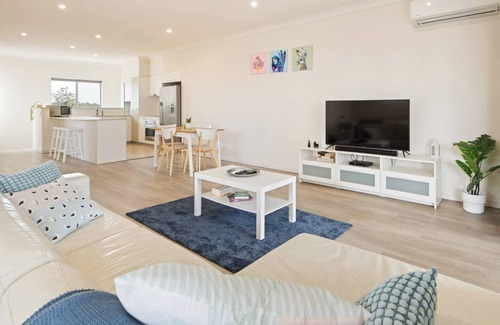 Runaway Bay Apartment | Broadwater Days Breezy Resort Living by the Bay