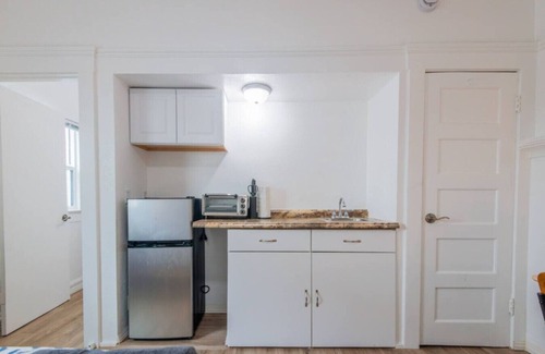 South Redondo Apartment | Broadway 4 - Private Studio w/Kitchenette