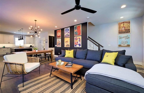 Historic Waverly House | Broadway (5 Min) 12South Sleeps 12 2x Garage
