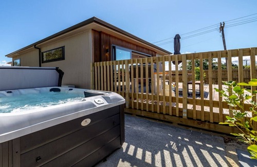 Martinborough House | Broadway On New York, Martinborough