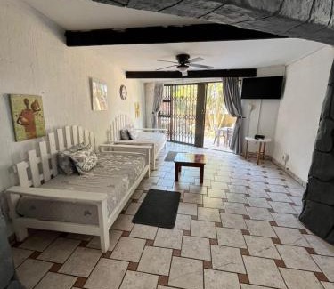 Margate Apartment | Broadway Whale Guest House