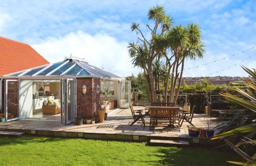 Nettlestone House | Broadways Pondwell