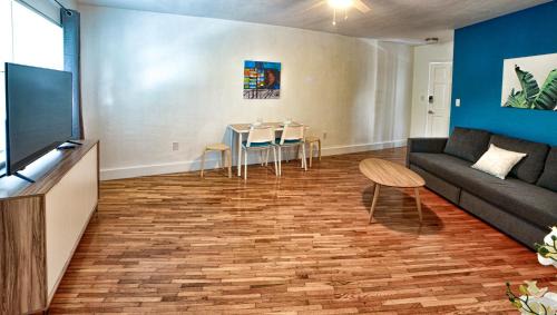 The Roads Apartment | Broadwaysuites Downtown By RocketStay