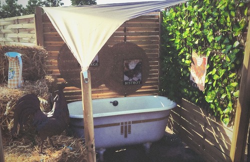 Lapalisse House | Brocante-style lodge tent
