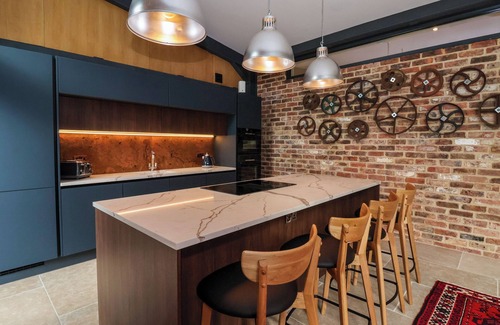 Northallerton Cottage | BROCK HOUSE, character holiday cottage, with hot tub in Northallerton