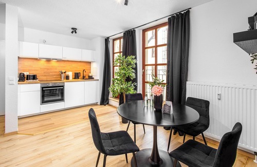 Magdeburg Apartment | BROCKHEUS Apartments: Black Diamond Apart. I Center I Parking I Wi-Fi I Kitchen