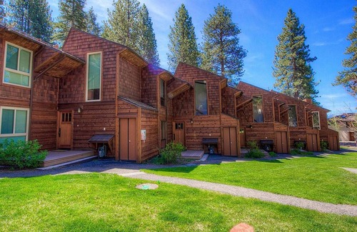 Brockway Condo | Brockway Beachside Bungalo by Lake Tahoe Accommodations