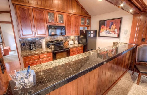 Brockway Condo | Brockway Beachside Bungalo 3 Bedroom Home by RedAwning