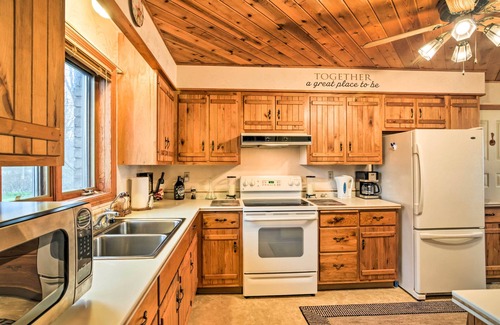 Brocton House | Brocton Escape: Skiing, Snowtubing, Hiking!