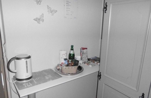 Bad Segeberg Apartment | Broers, private room - twin room, shower, WC