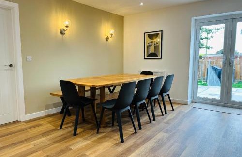 Bacton House | Bromholme Cottage Bacton - Sleeps 10, hot tub, close to beach