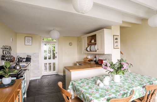 Harlech Cottage | BRON CASTELL, pet friendly, character holiday cottage in Harlech