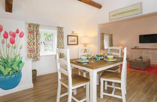 Brynsiencyn House | Bron Haul