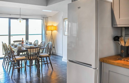 Portmeirion Cottage | Bron Madog is perched on a hillside above the Porthmadog estuary.