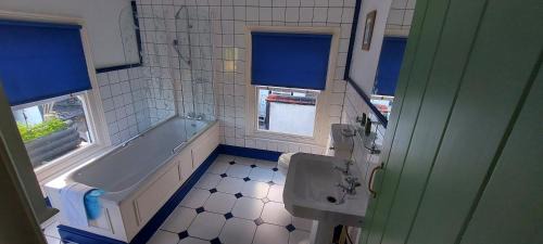 Corwen House | Bron-Y-Graig