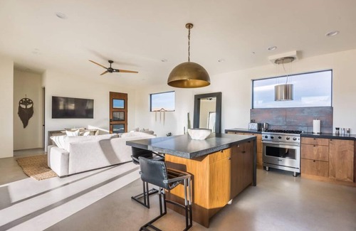 Pioneertown House | Bronco Vista-Pioneertown's Private Sanctuary