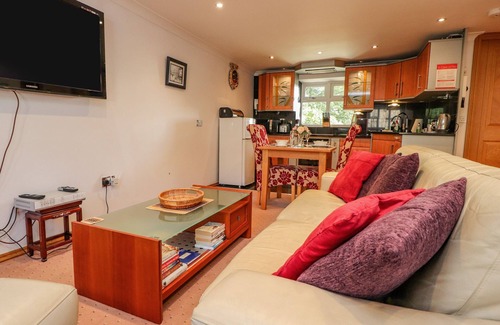 Oakworth Cottage | BRONTE COTTAGE, romantic, character holiday cottage in Oakworth