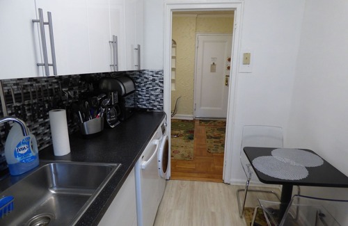 Tremont Apartment | Bronx Home - 30 minutes from midtown Manhattan!