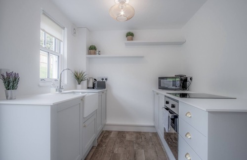 St Brides Cottage | Brook Cottage - 2 Bedroom Cottage - Dale