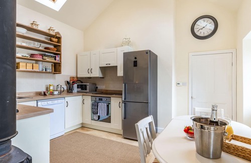 Scawton Cottage | BROOK COTTAGE, family friendly, character holiday cottage in Brandsby