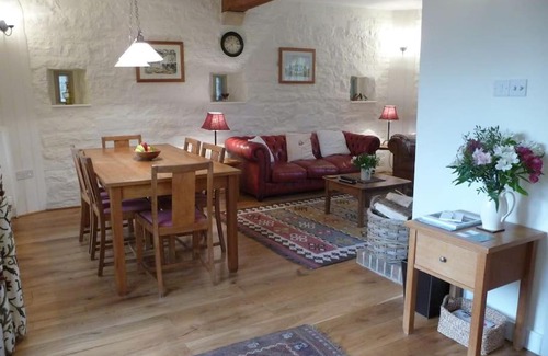 Glastonbury House | Brook Cottage